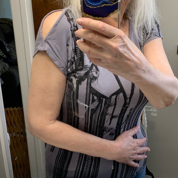 Edc by Esprit V Neck Short Sleeve Graphic T Shirt - Picture 6 of 8